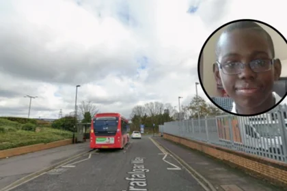 Teen e‑scooter rider dies in tram crash, family sues operator in Croydon 2026