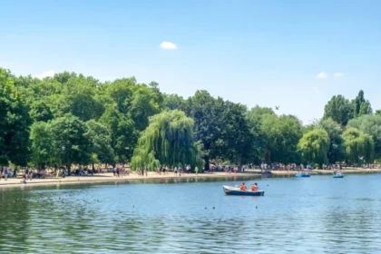 Best Hyde Park Walk Guide With Historic Landmarks – London