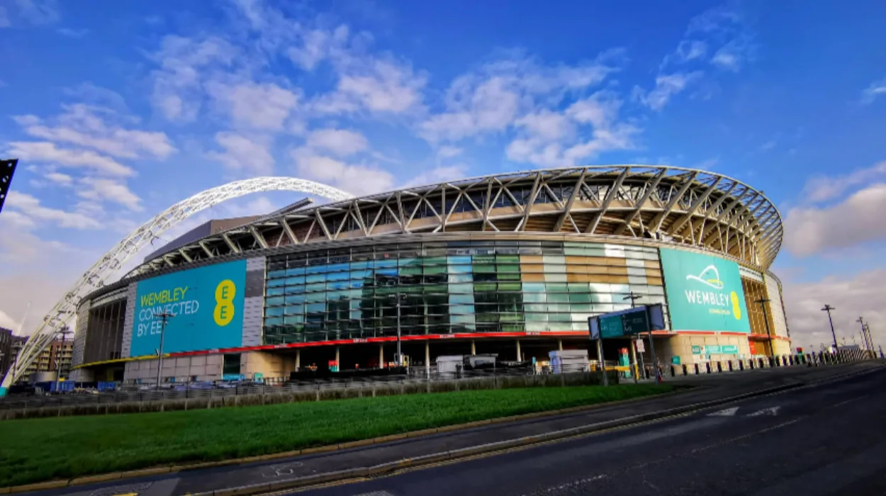 Wembley Stadium Visitor Guide: Transport and Dining Tips in Wembley Park