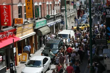 Exploring Brick Lane, Spitalfields Food and Culture Walks – East London
