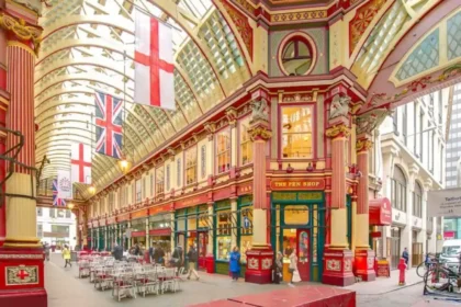 Exploring Leadenhall Market Architecture and Hidden Passages – City of London