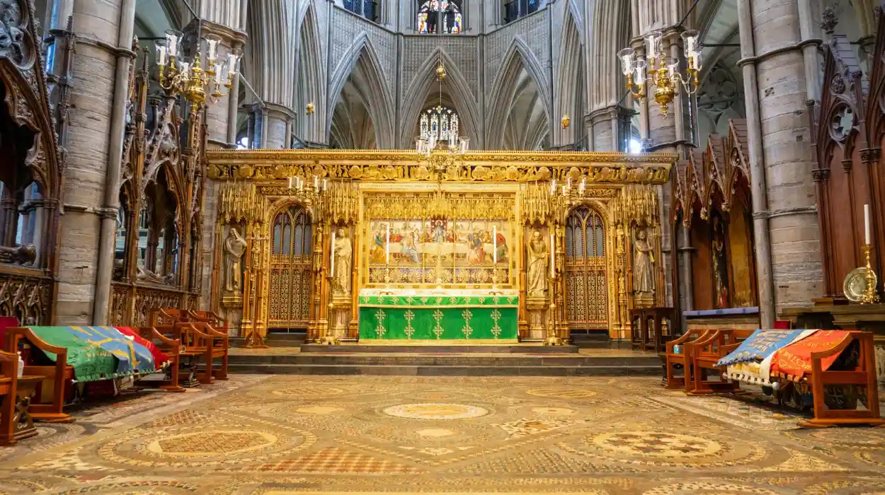 Visiting Westminster Abbey: Interior Highlights and Royal Tombs – Westminster