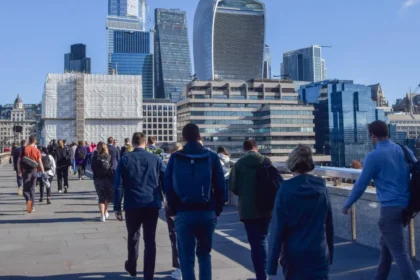 Walking Across London Bridge: Views and Attractions – London Bridge