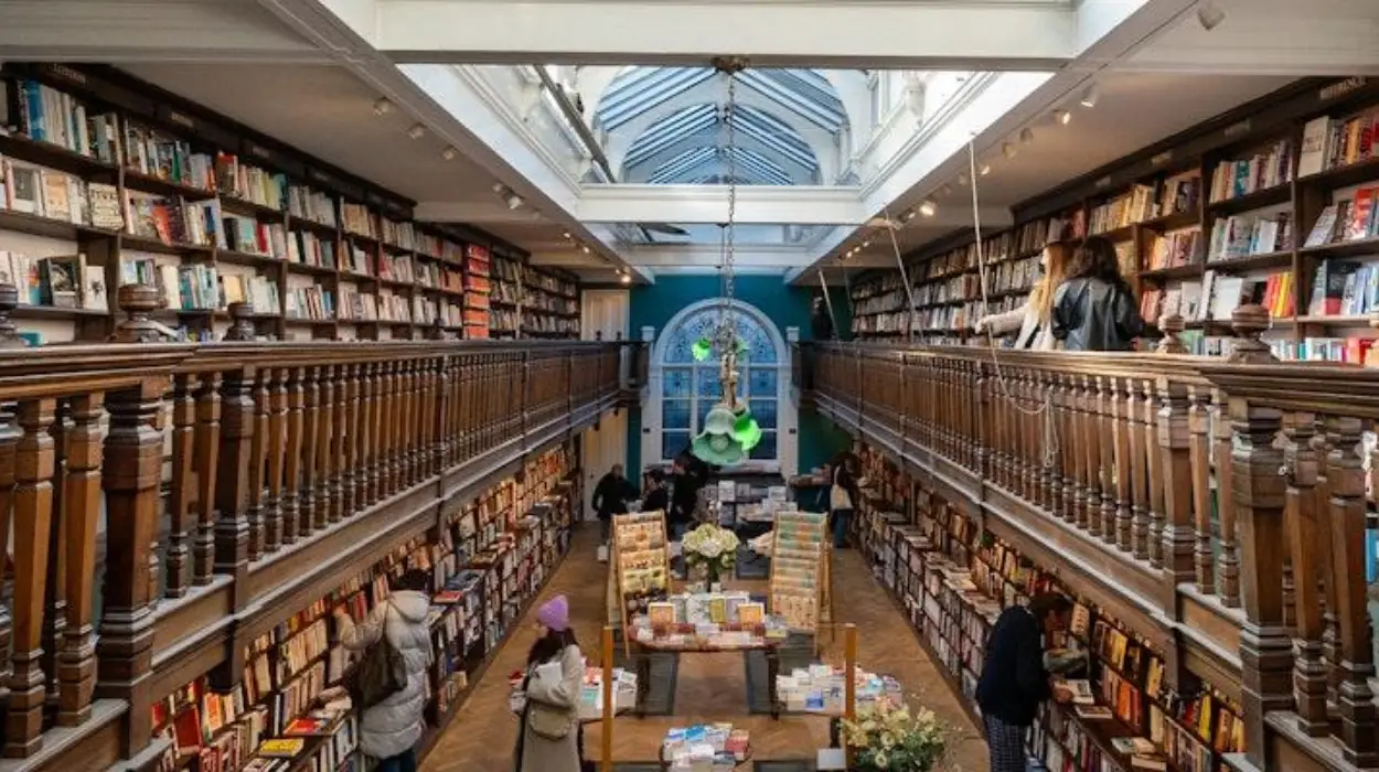 Best Independent Bookshops in London Hatchards, Daunt Books & More London