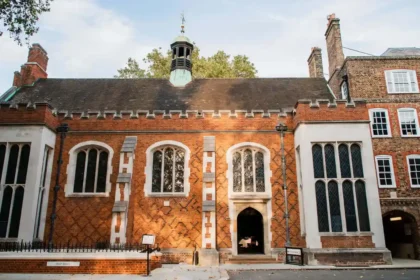 Exploring Lincoln’s Inn Historic Buildings and Gardens – Holborn