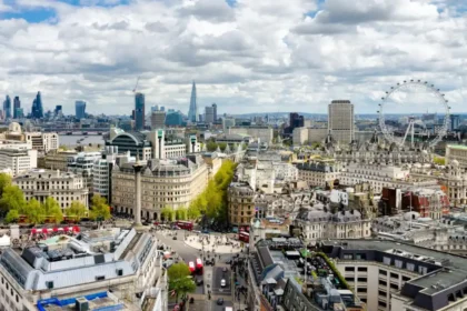 How London Became a World-Famous Luxury Destination Through History and Commerce