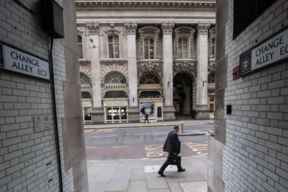 How London's Hidden Alleys Survived Through Centuries – City of London