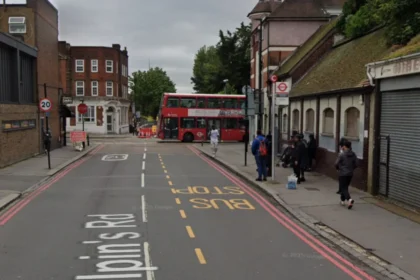Serious Fire Shuts Galpins Road and Diverts Buses Croydon 2026