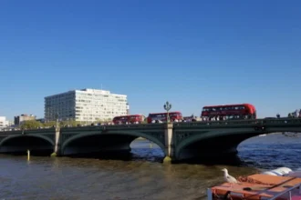 Westminster Bridge Road Fire Sparks Central London Traffic Gridlock, 2026