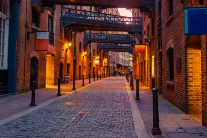 Why London's Hidden Alleys Survived Centuries | City of London