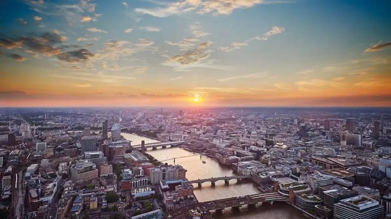Best Rooftop Experiences with Skyline Views – London