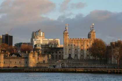 Best Royal Attractions to Visit in London Beyond Buckingham Palace for History Lovers
