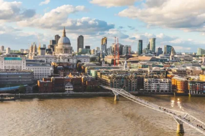 Historic Landmarks Behind Londons Best Views and Their Remarkable Historical Stories Today