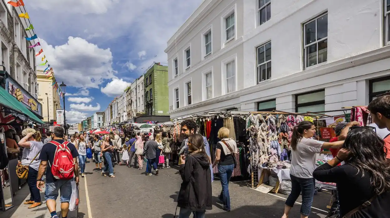 Portobello Road, Cafés and Historic Attractions in Notting Hill
