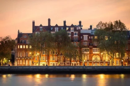 Saatchi Gallery, King’s Road and Riverside Walks in Chelsea